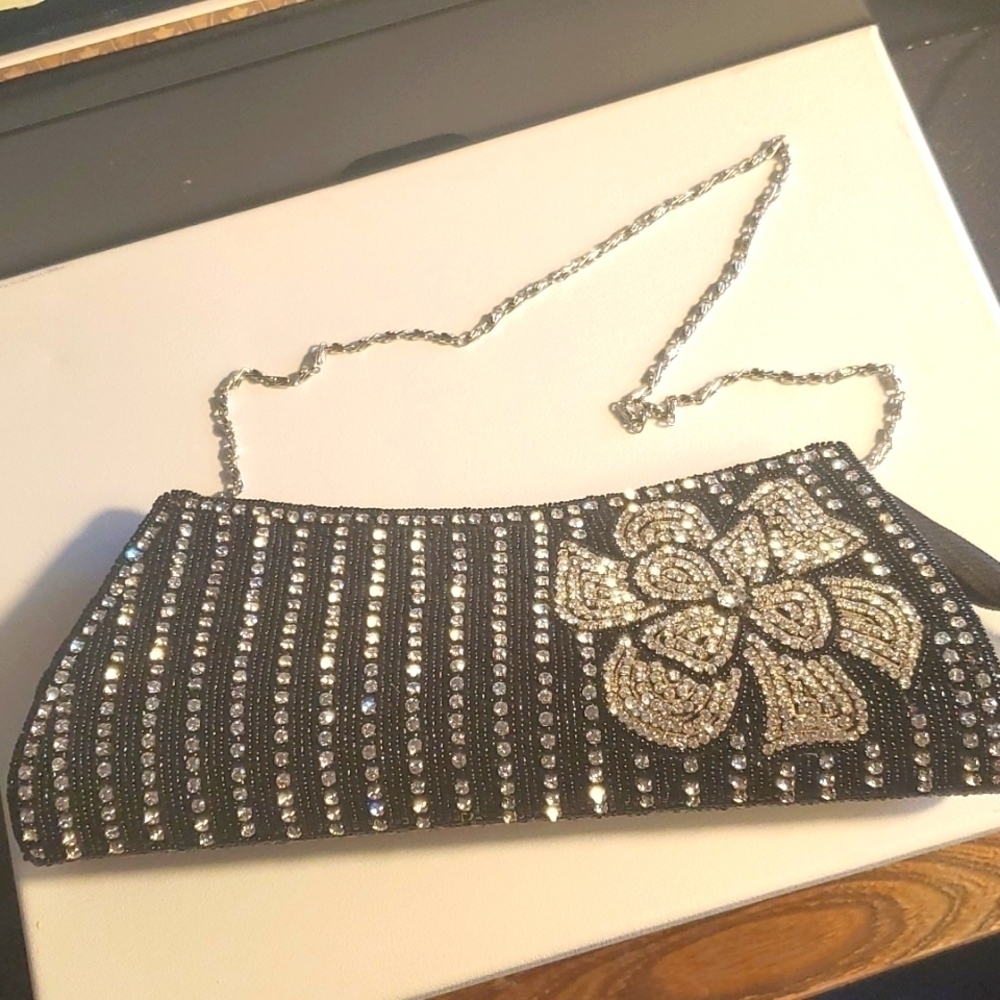 Glamorous Silver Beaded Floral Design Bridal Clutch/Evening Purse